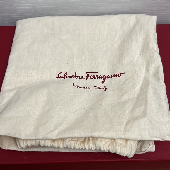 Salvatore Ferragamo heels - Picture 6 of 7